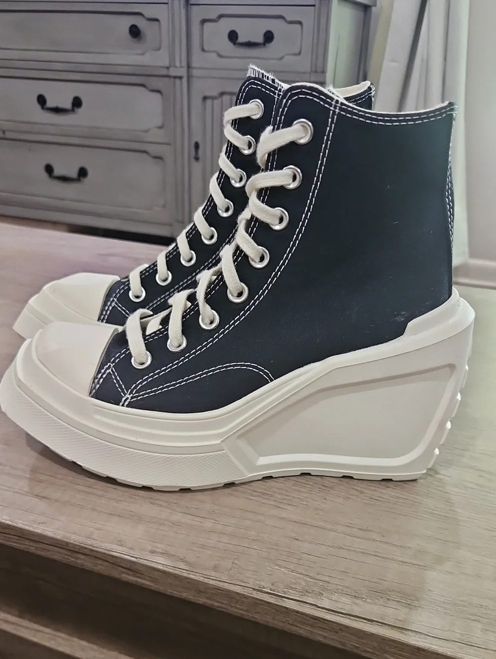 Converse Chuck 70 De Luxe Wedge Hi sneakers size 6